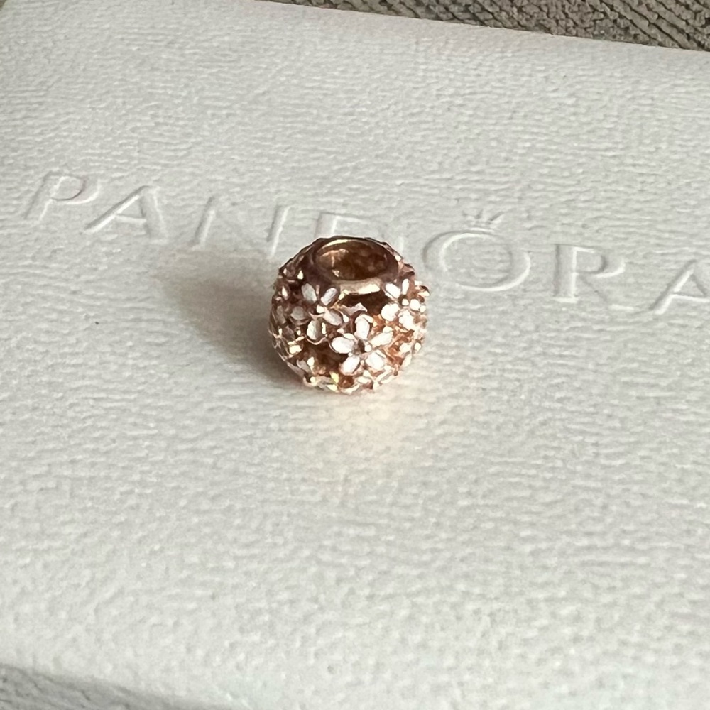 Retired Pandora Rose Gold Darling Daisy Meadow Bead Charm